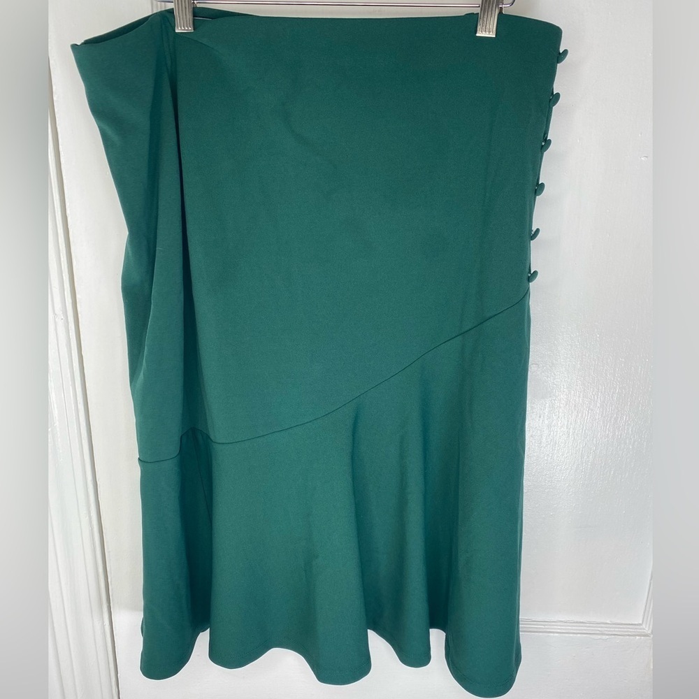 NYC Green A-Line Skirt with Side Button Detail.